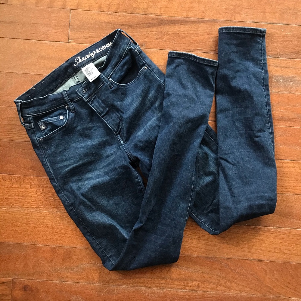 Curve-friendly stretchy jeans from H&M